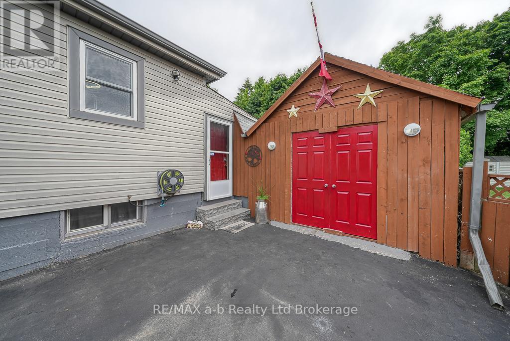 77 Teeple Street, Woodstock, Ontario  N4S 3Y8 - Photo 22 - X12249265