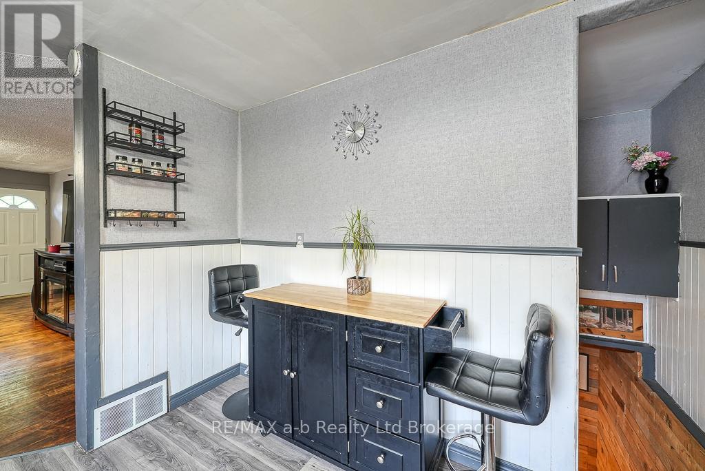 77 Teeple Street, Woodstock, Ontario  N4S 3Y8 - Photo 7 - X12249265