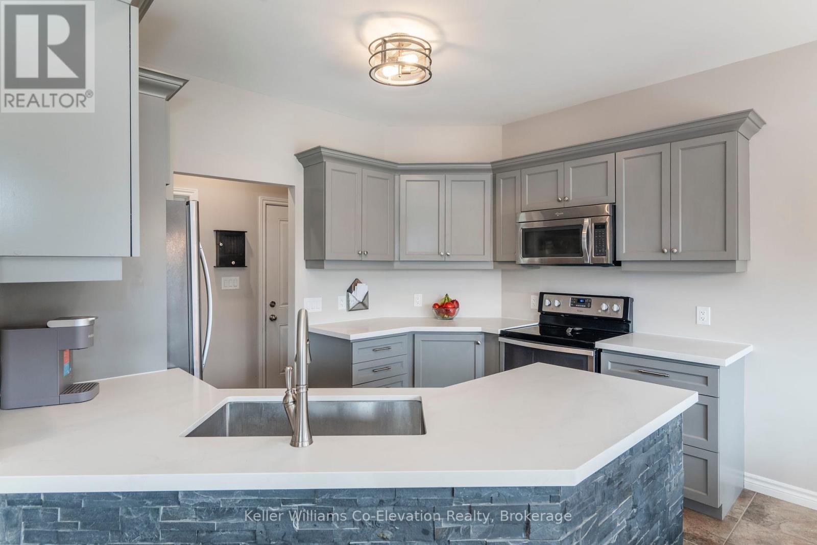 53 Boyd Crescent, Oro-Medonte, Ontario  L0K 1N0 - Photo 6 - S12135404