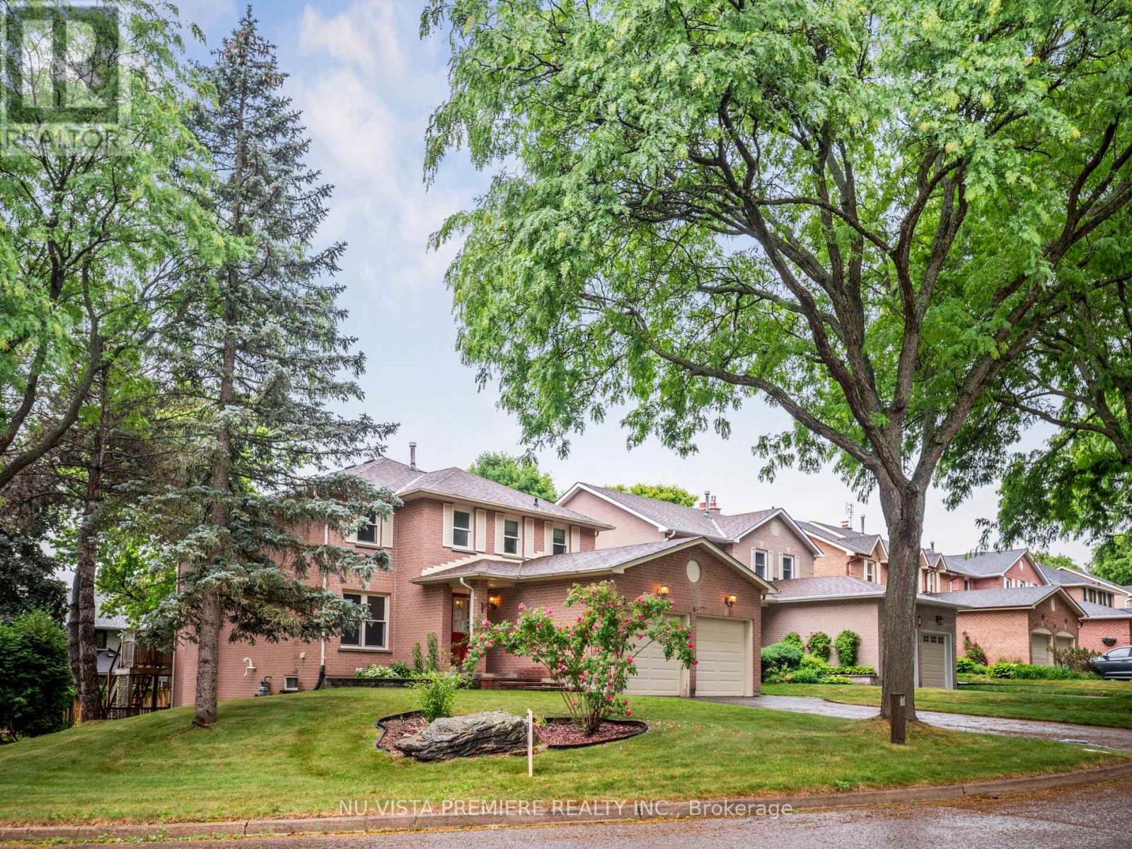 5 Mendys Forest, Aurora, Ontario  L4G 5A4 - Photo 2 - N12249437