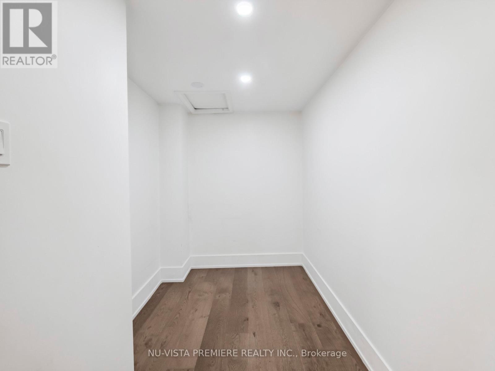 5 Mendys Forest, Aurora, Ontario  L4G 5A4 - Photo 30 - N12249437