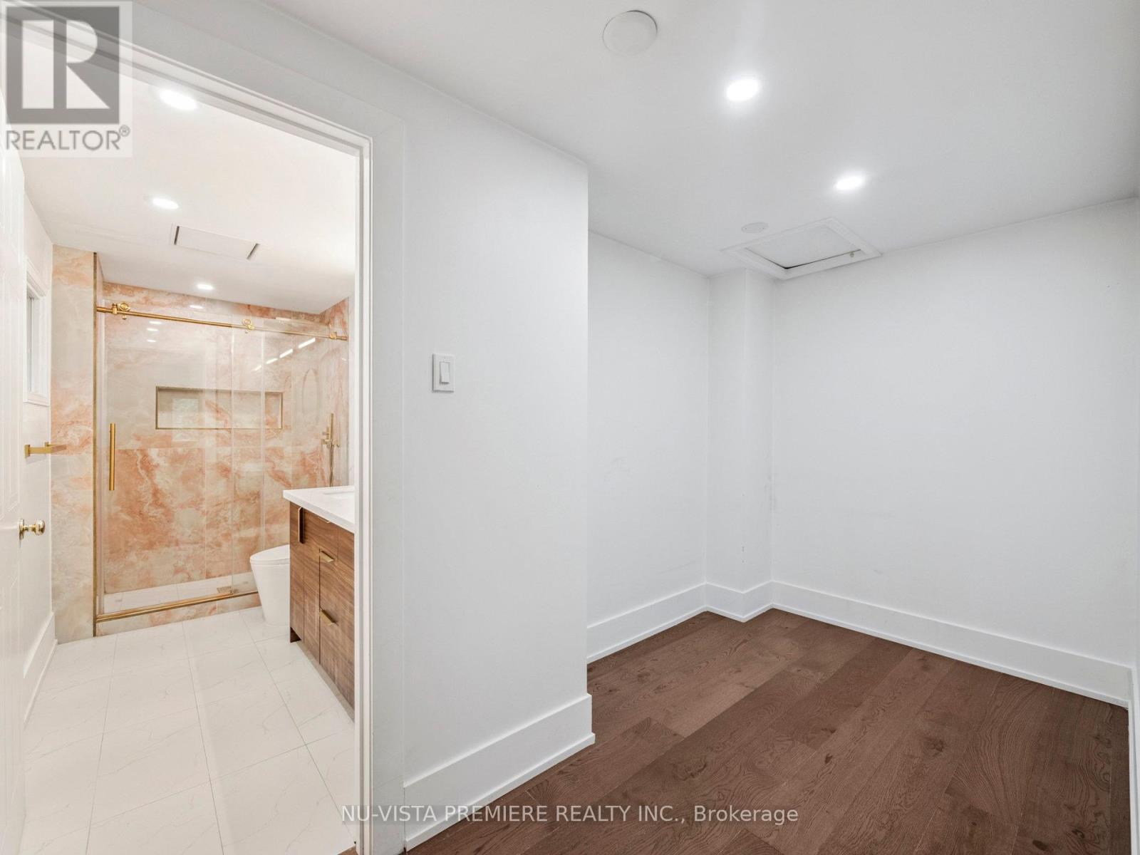 5 Mendys Forest, Aurora, Ontario  L4G 5A4 - Photo 31 - N12249437