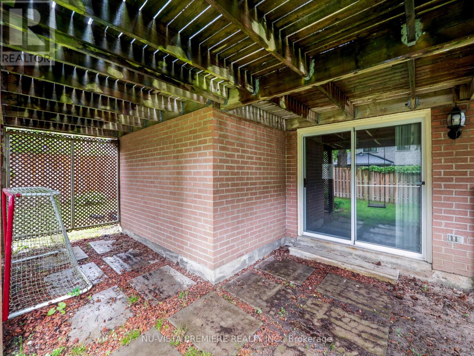 5 Mendys Forest, Aurora, Ontario  L4G 5A4 - Photo 40 - N12249437