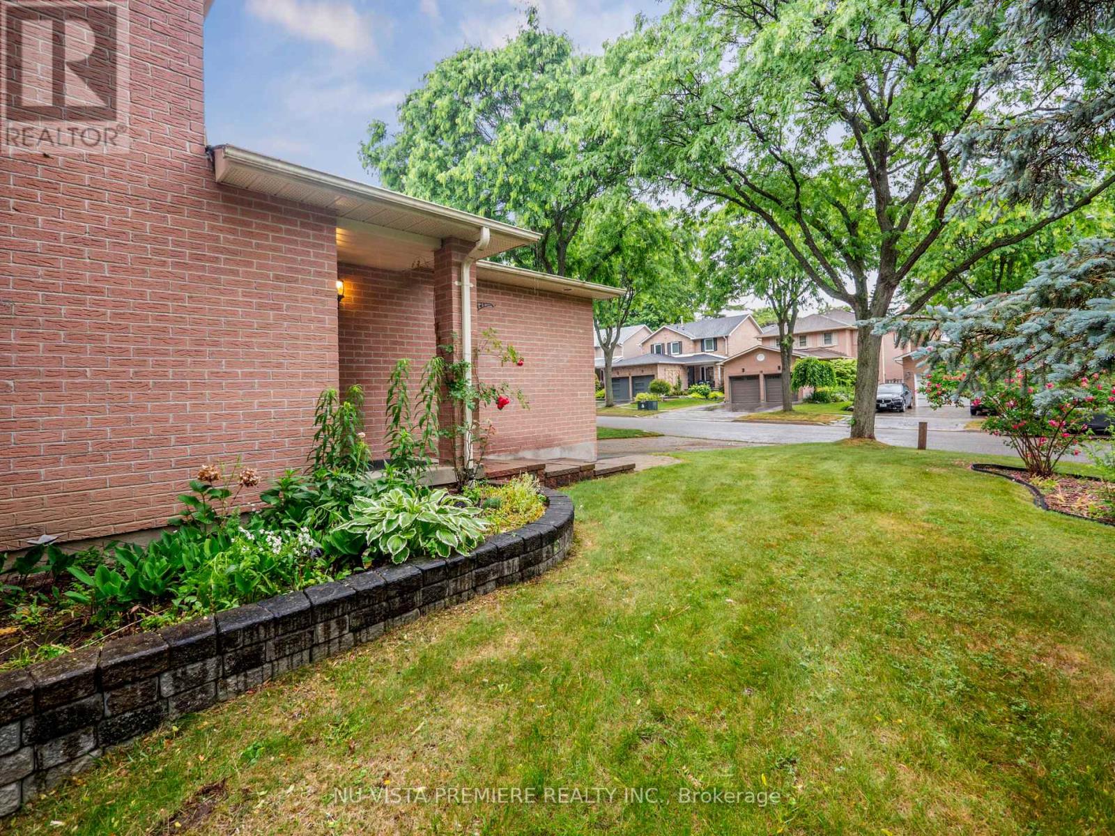 5 Mendys Forest, Aurora, Ontario  L4G 5A4 - Photo 45 - N12249437