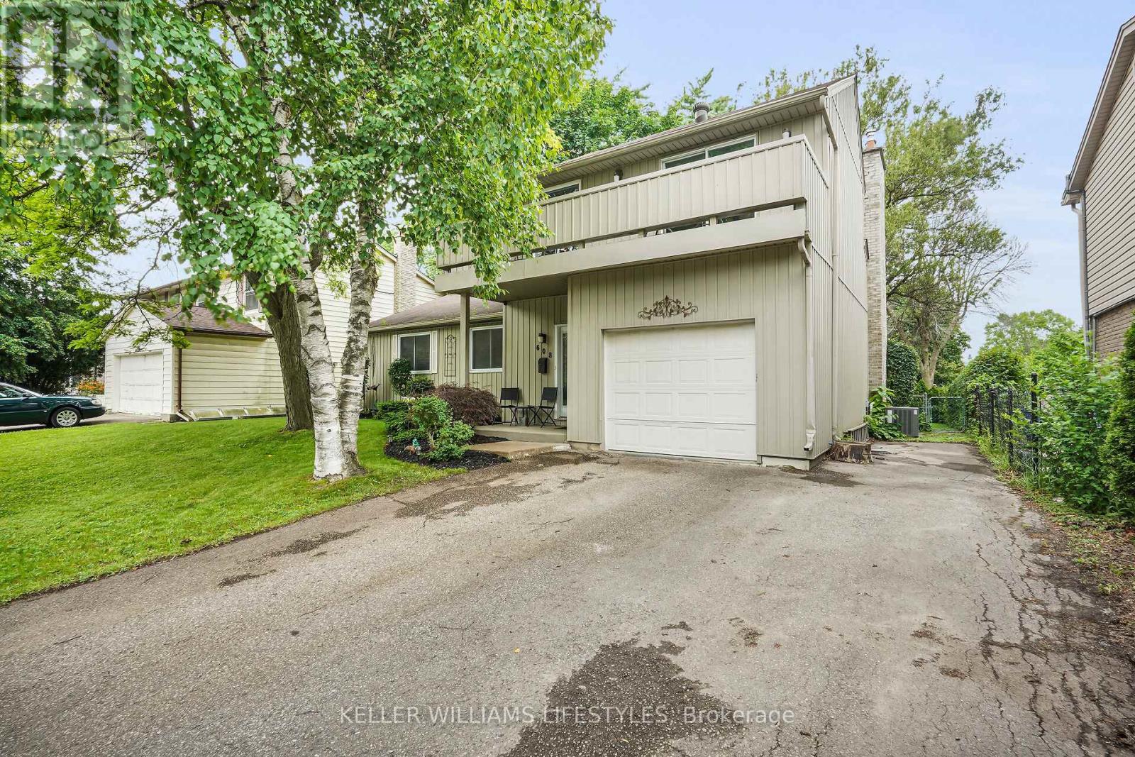Property at 608 VILLAGE GREEN AVENUE image 3