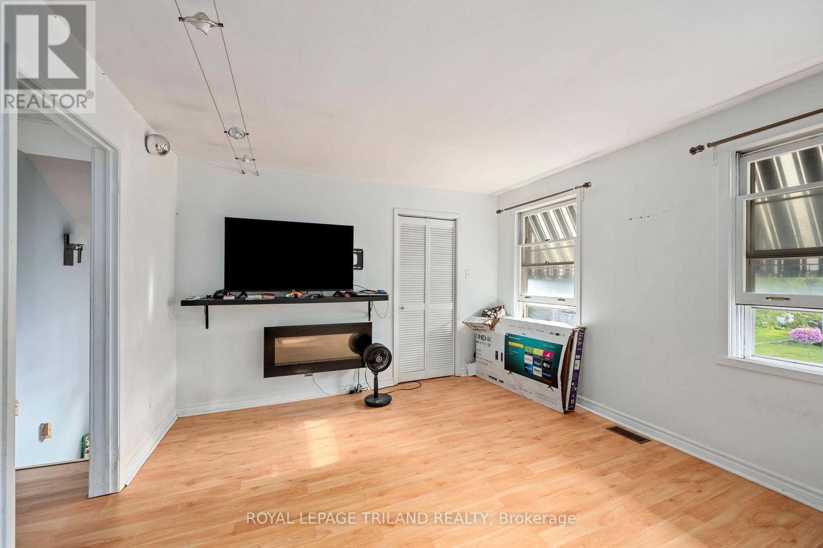 227 Colborne Street, Central Elgin, Ontario  N5L 1C2 - Photo 14 - X12249455