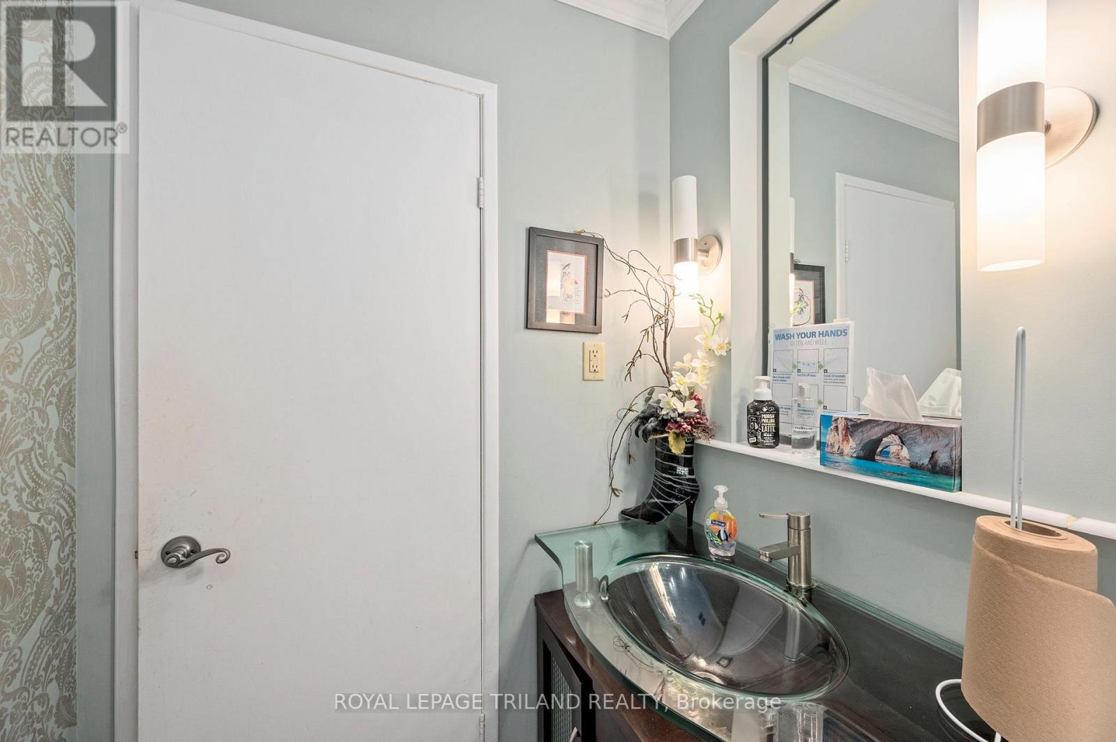 227 Colborne Street, Central Elgin, Ontario  N5L 1C2 - Photo 20 - X12249455