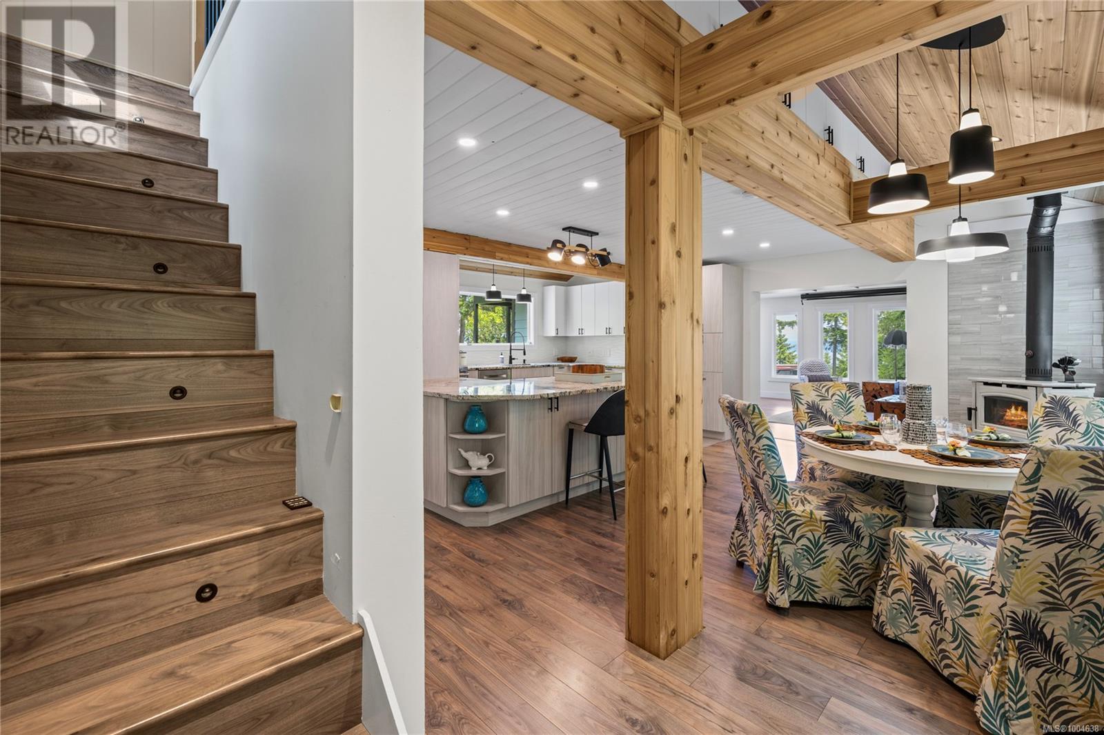 1870 Wallace Wood Way, Qualicum Beach, British Columbia