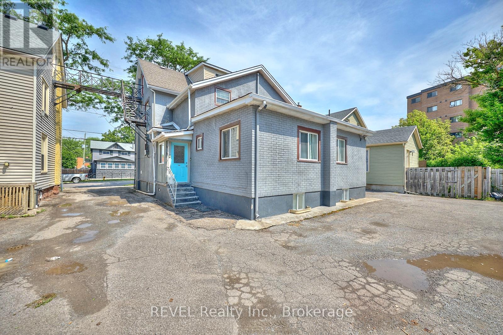 50 Welland Avenue, St. Catharines, Ontario  L2R 2M5 - Photo 5 - X12249446