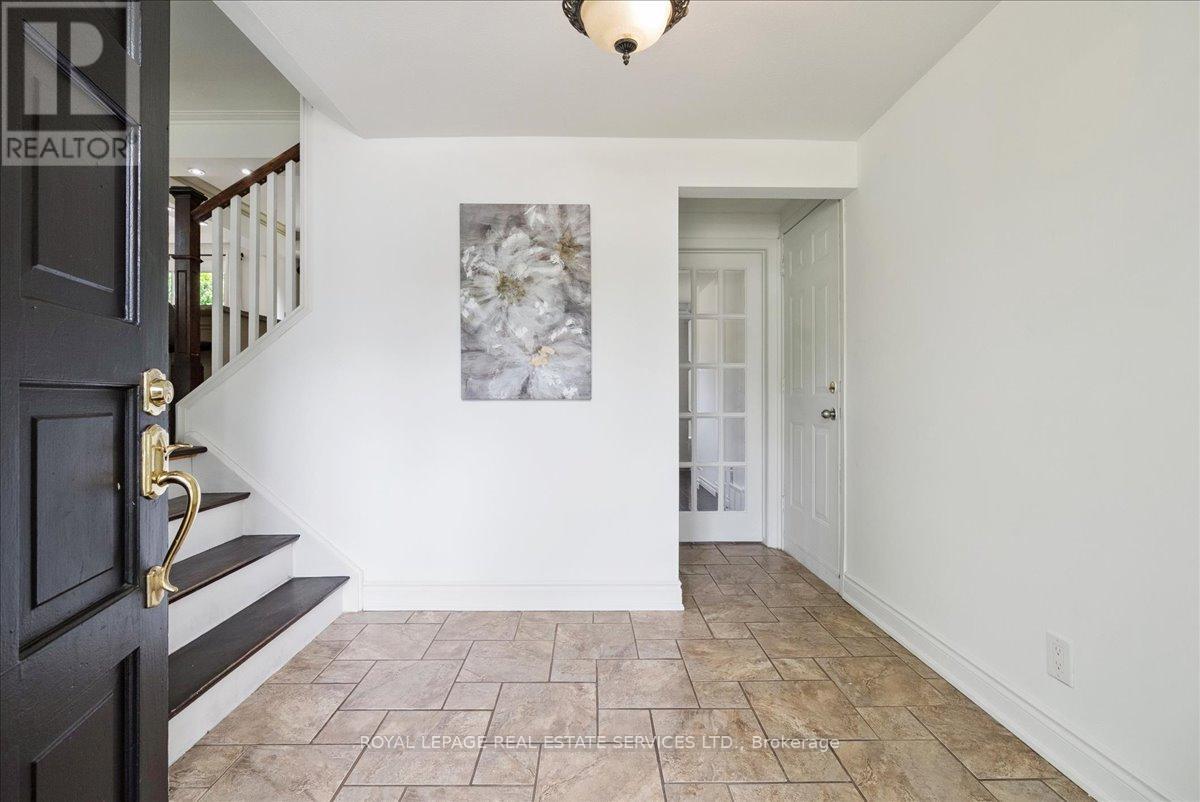 Property at 4060 FLEMISH DRIVE image 4