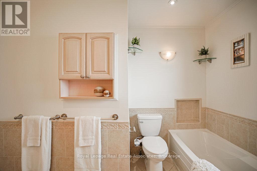 3143 Michael Crescent, Burlington, Ontario  L7M 1V3 - Photo 16 - W12249270