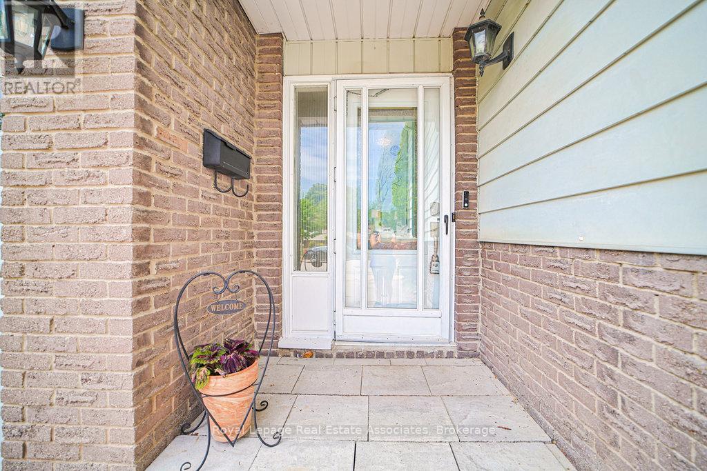 3143 Michael Crescent, Burlington, Ontario  L7M 1V3 - Photo 39 - W12249270