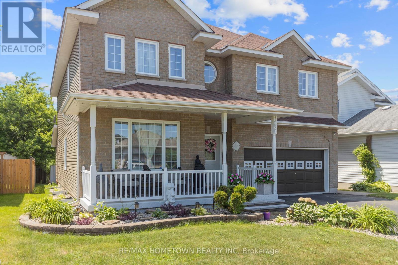 Property at 1020 CRESTWOOD DRIVE image 2