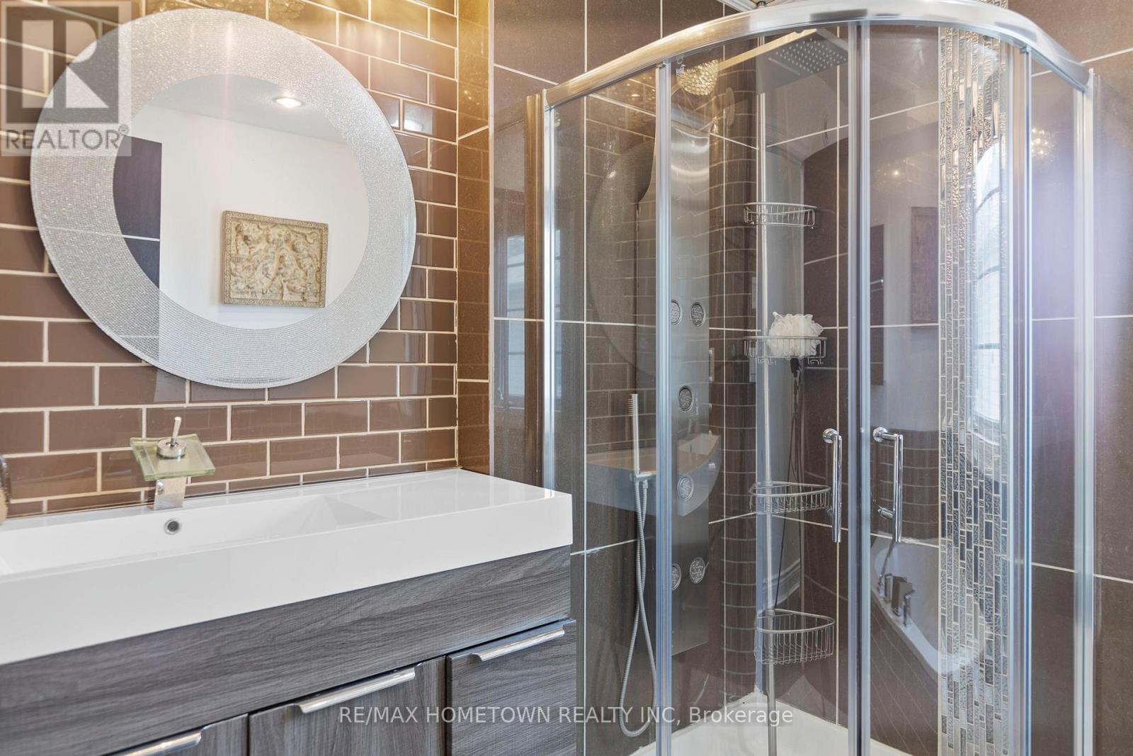 1020 Crestwood Drive, Brockville, Ontario  K6V 7N1 - Photo 24 - X12249440