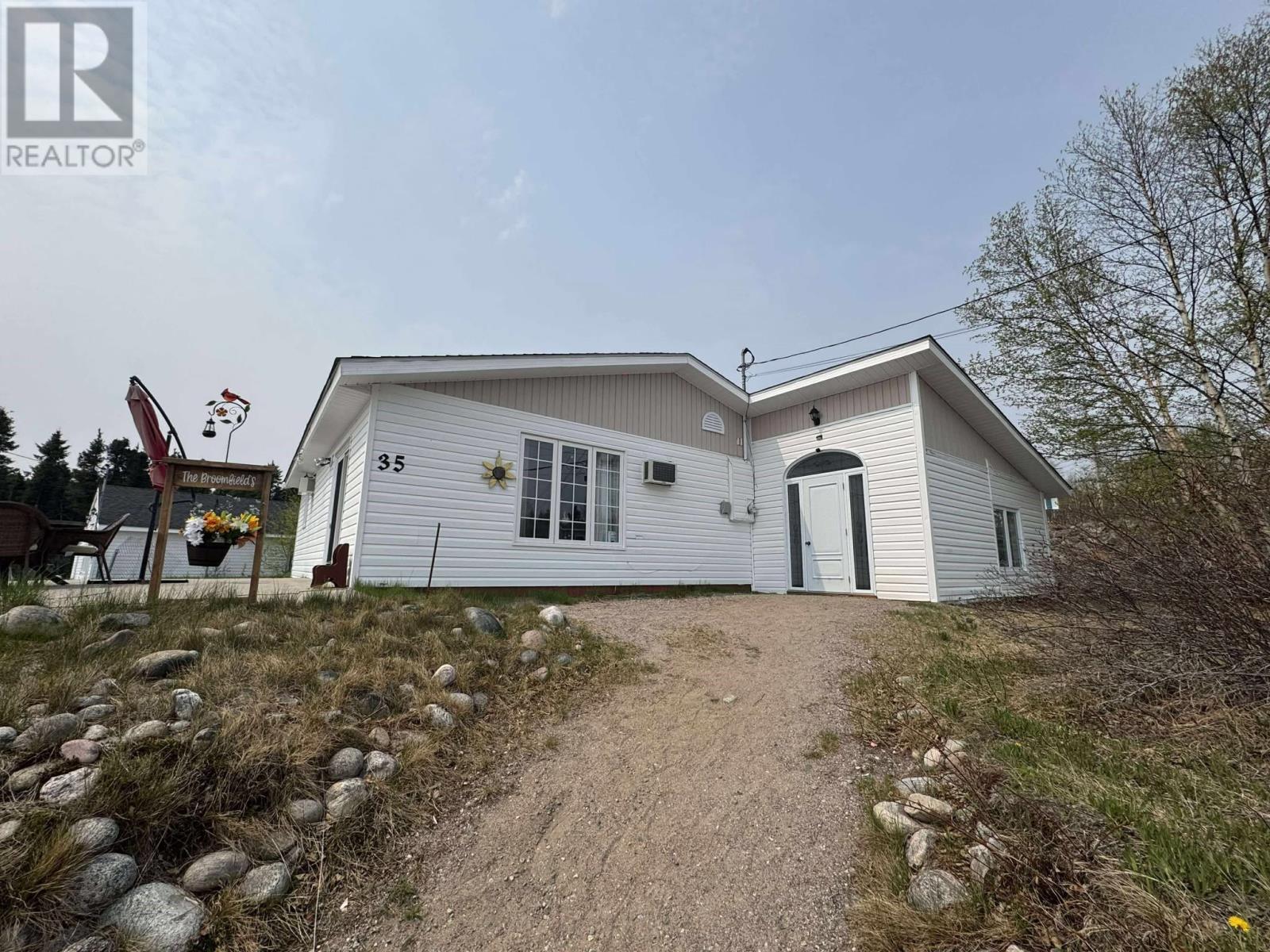 35 Montague Street, North West River, Newfoundland & Labrador  A0P 1M0 - Photo 2 - 1286146