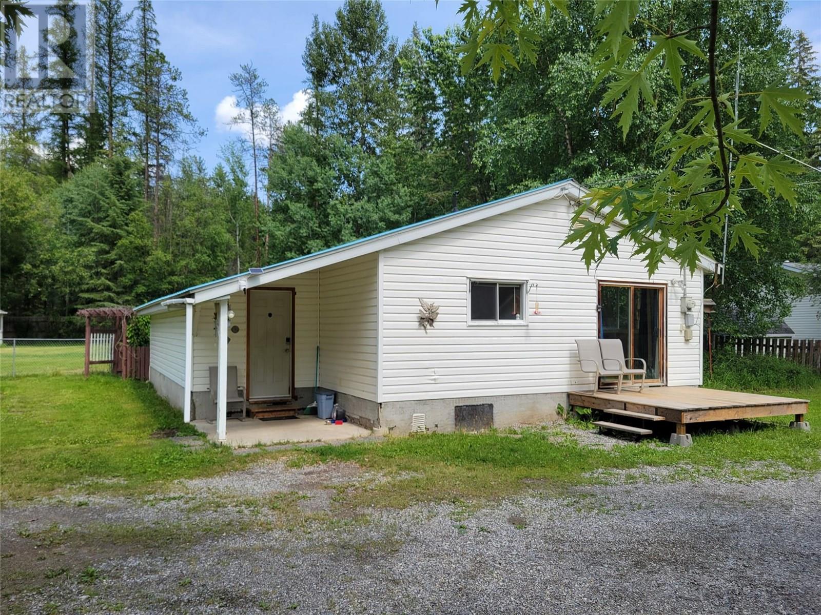 6780 Mead Road, Jaffray, British Columbia  V0B 1T0 - Photo 8 - 10353744