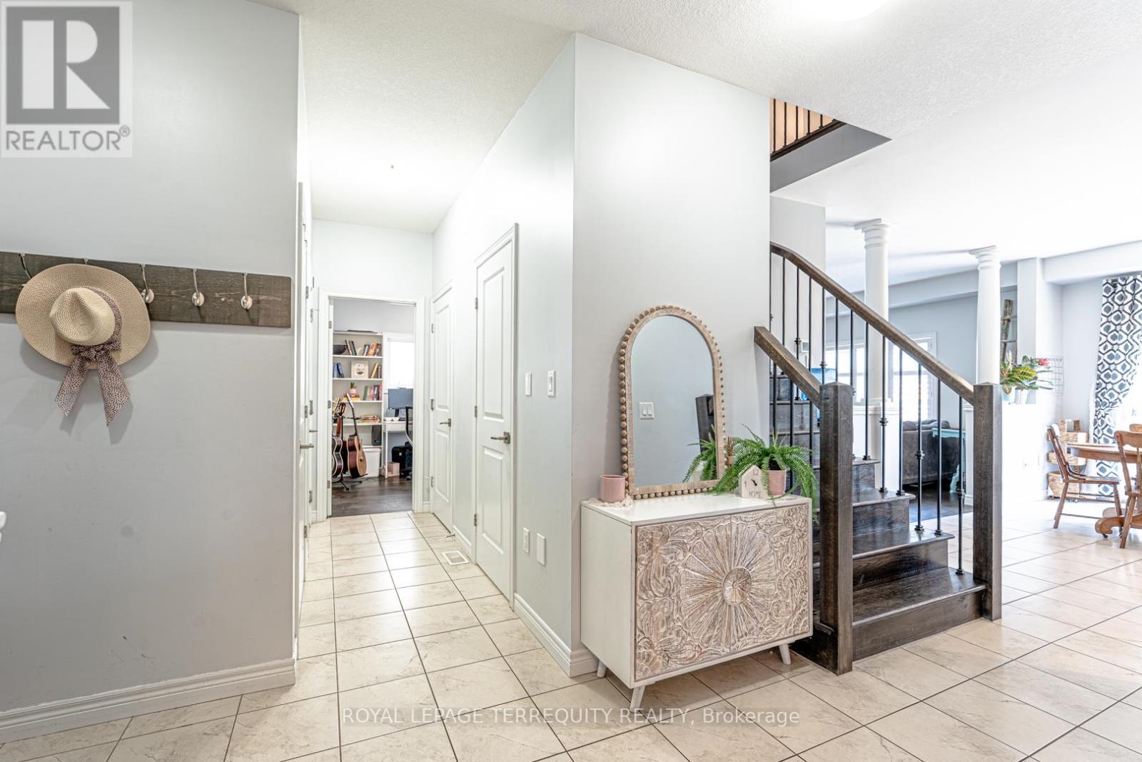 Property at 40 BLUE RIBBON WAY image 5