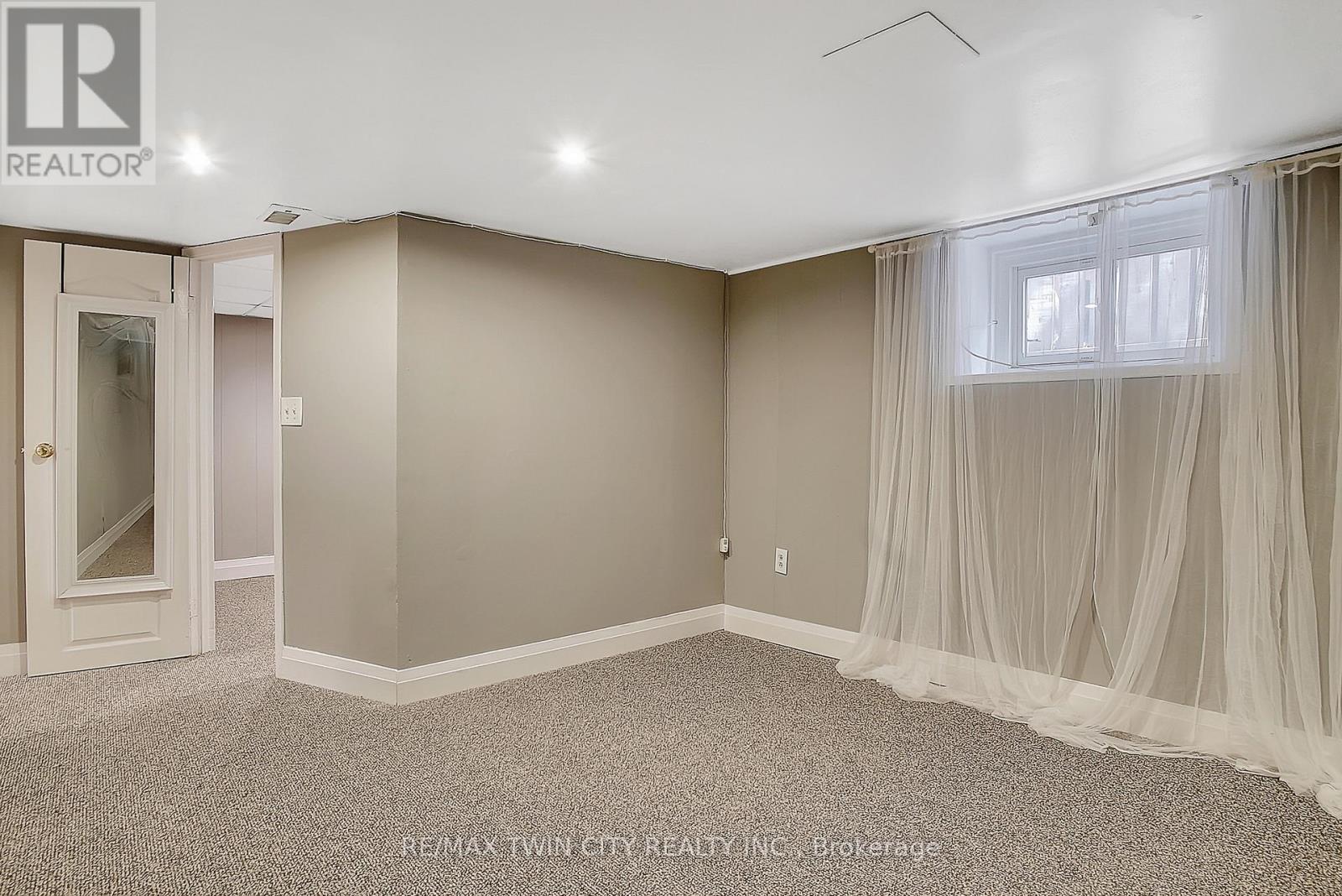 211 Dolph Street N, Cambridge, Ontario  N3H 2A6 - Photo 21 - X12249311