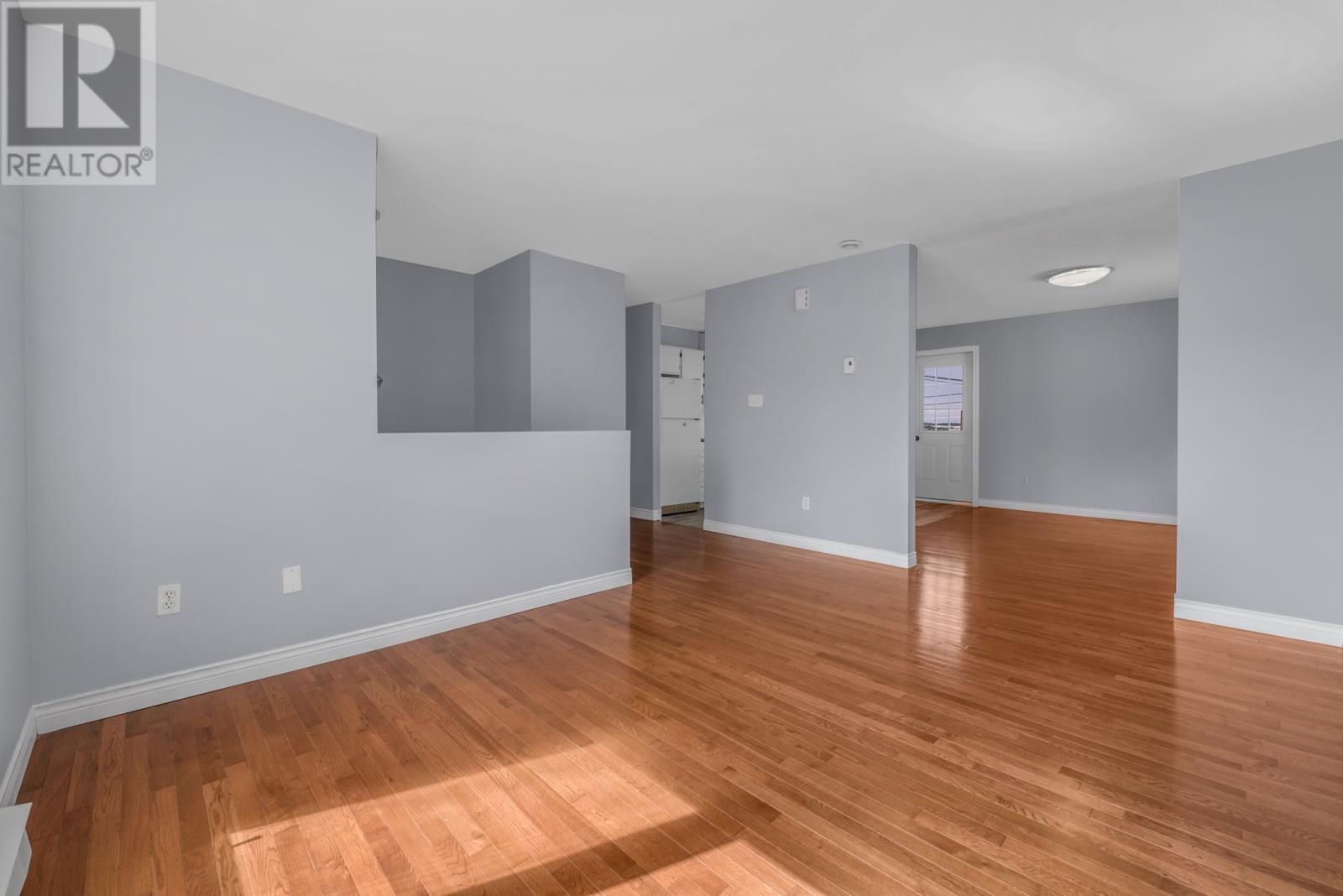 Property at 5 Frobisher Avenue image 3