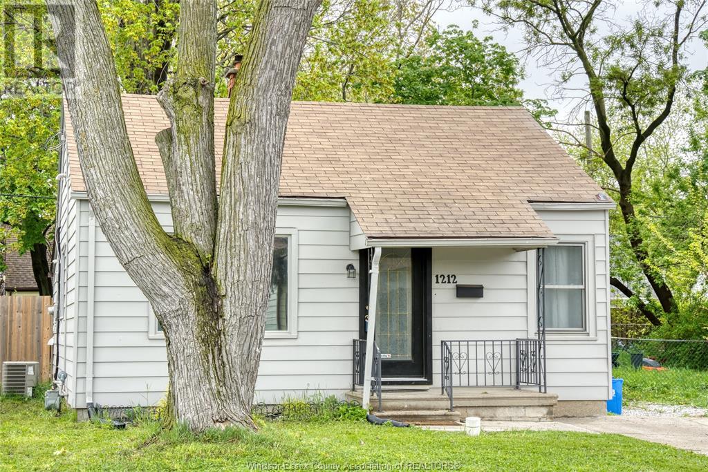 Property at 1212 Elm AVENUE image 2