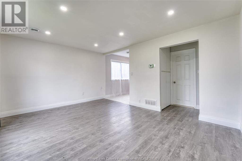 Property at 1212 Elm AVENUE image 4