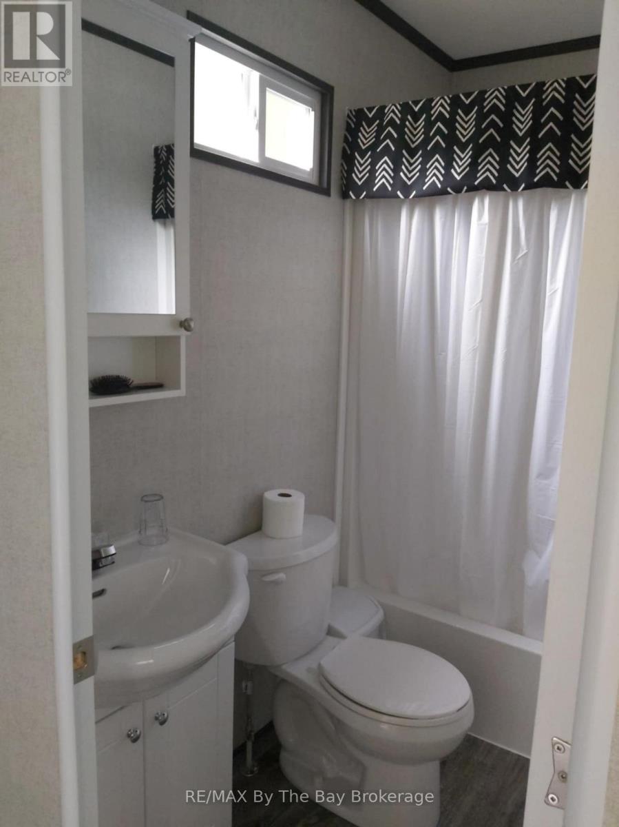 75 - 85 Theme Park Drive, Wasaga Beach, Ontario  L9Z 1X7 - Photo 21 - S12039576