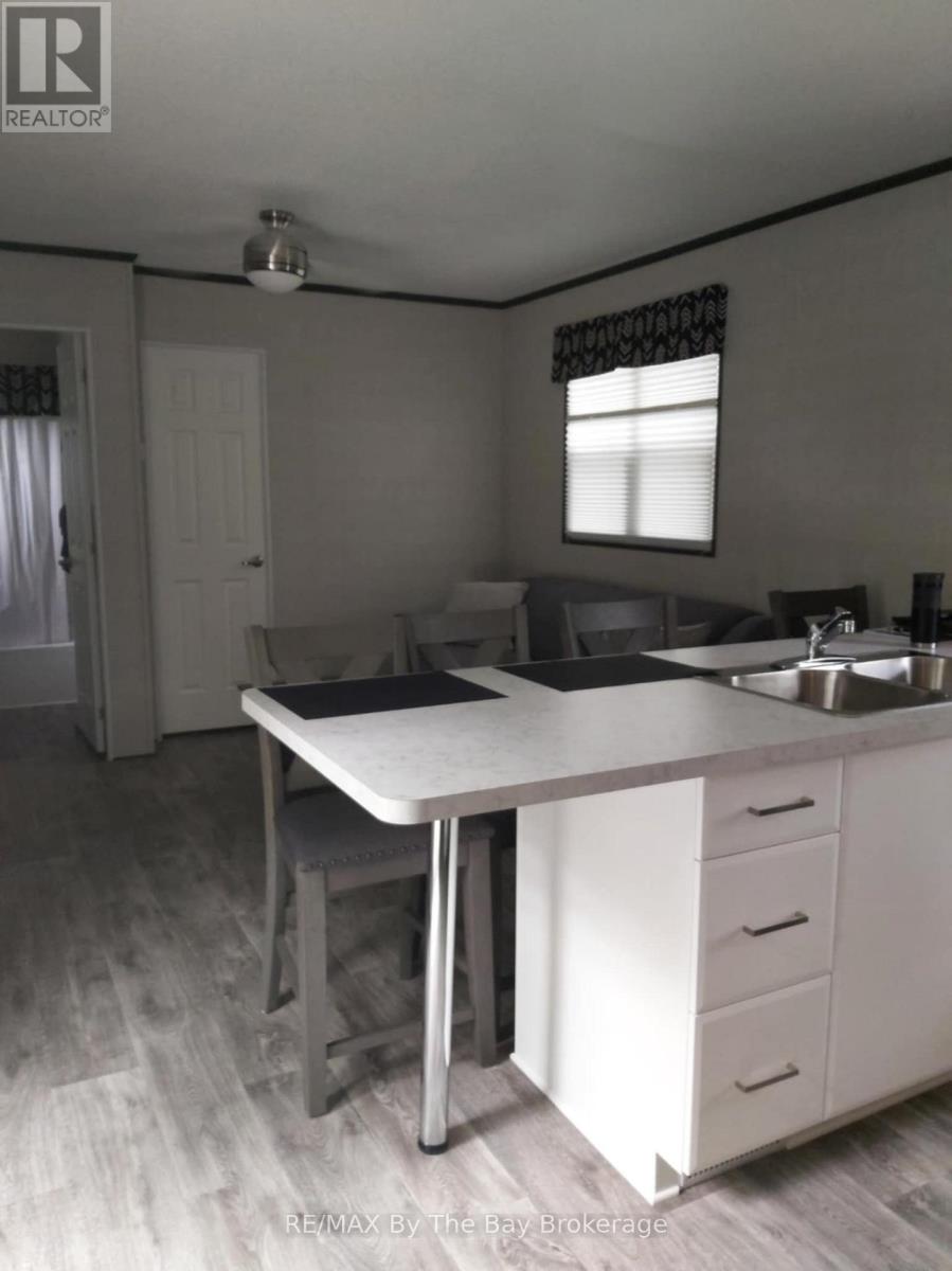 75 - 85 Theme Park Drive, Wasaga Beach, Ontario  L9Z 1X7 - Photo 10 - S12039576