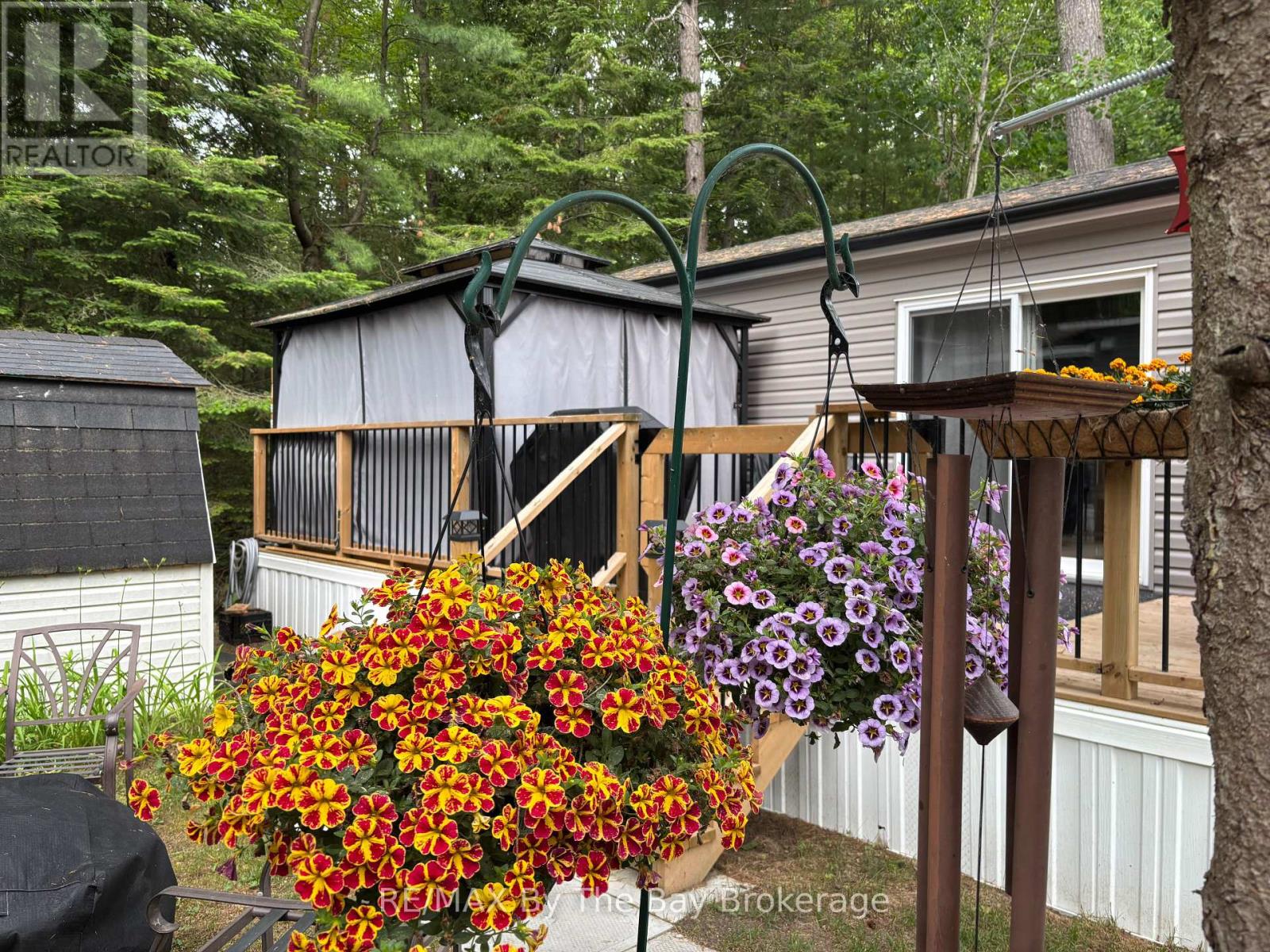 75 - 85 Theme Park Drive, Wasaga Beach, Ontario  L9Z 1X7 - Photo 2 - S12039576