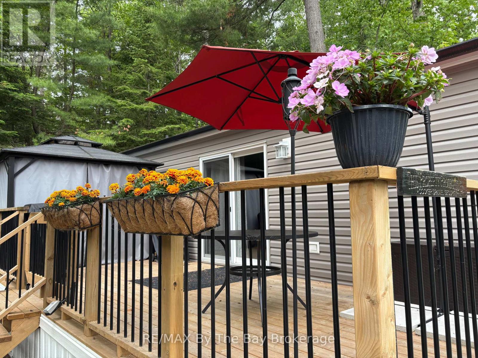 75 - 85 Theme Park Drive, Wasaga Beach, Ontario  L9Z 1X7 - Photo 3 - S12039576