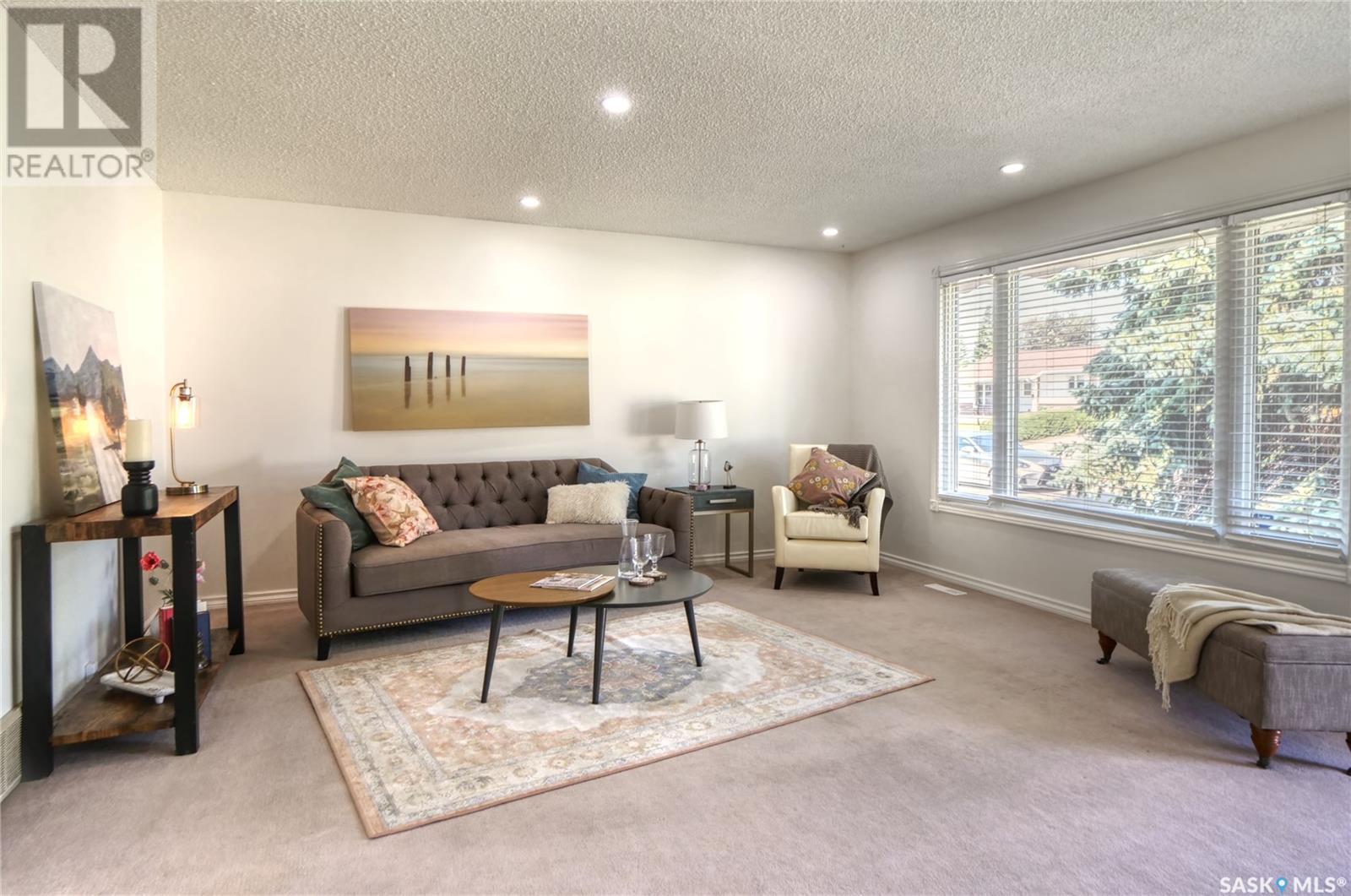 Property at 52 Aster CRESCENT image 2