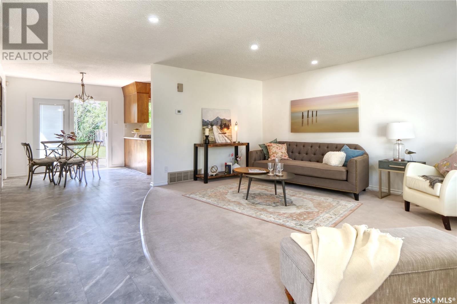 Property at 52 Aster CRESCENT image 4