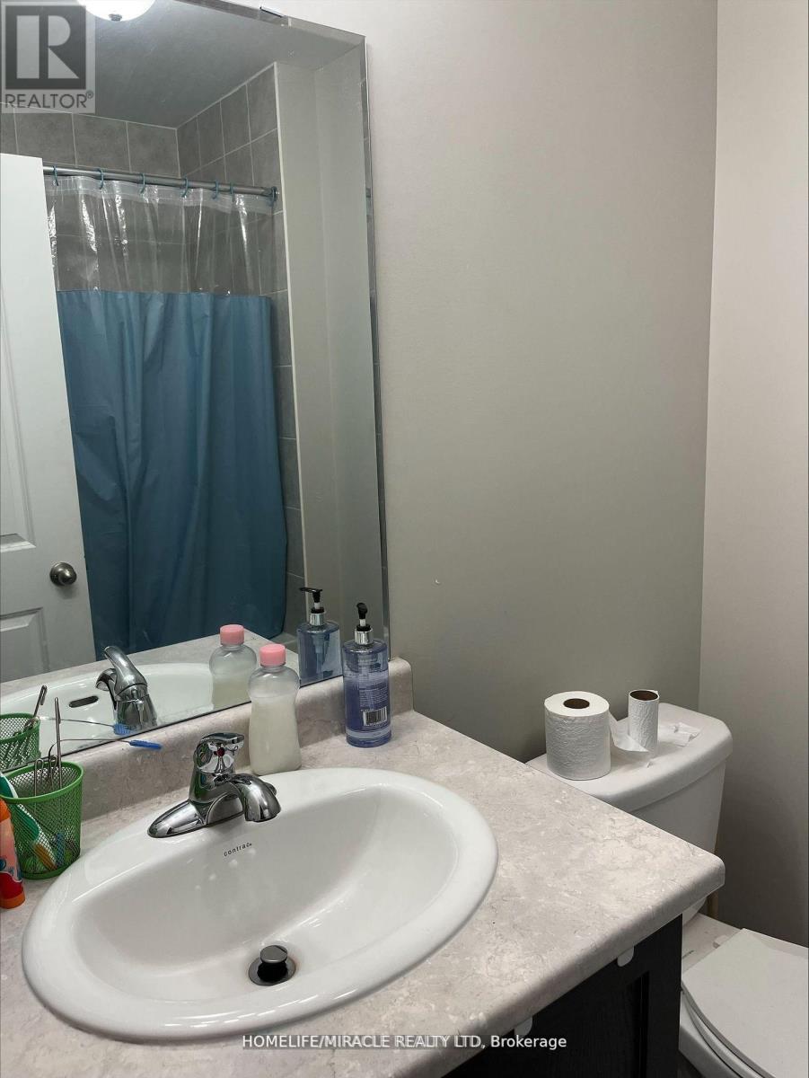 27 Bushwood Trail, Brampton (Northwest Brampton), Ontario  L7A 5J7 - Photo 8 - W12208913
