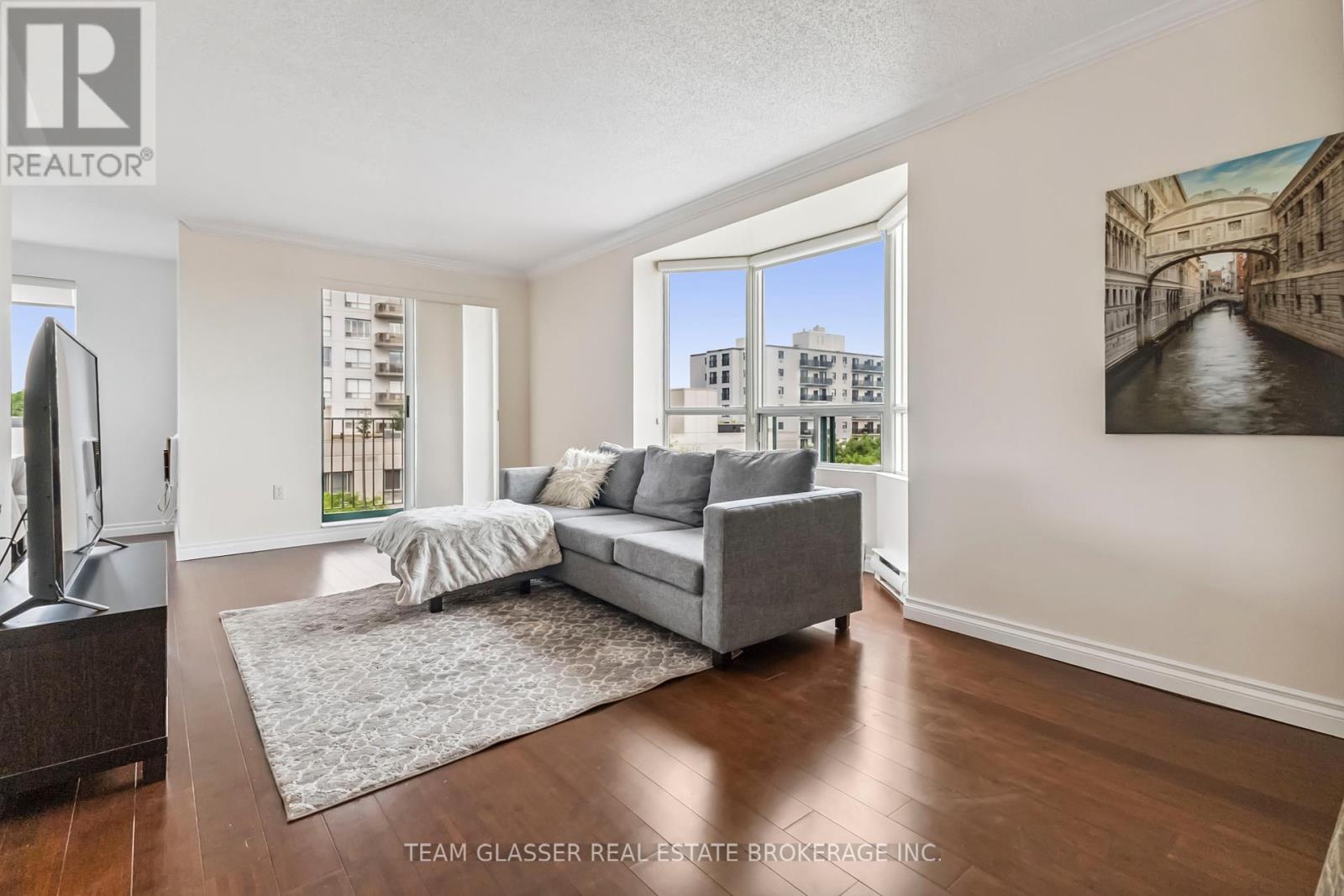 Property at 501 - 333 COMMISSIONERS ROAD W image 3