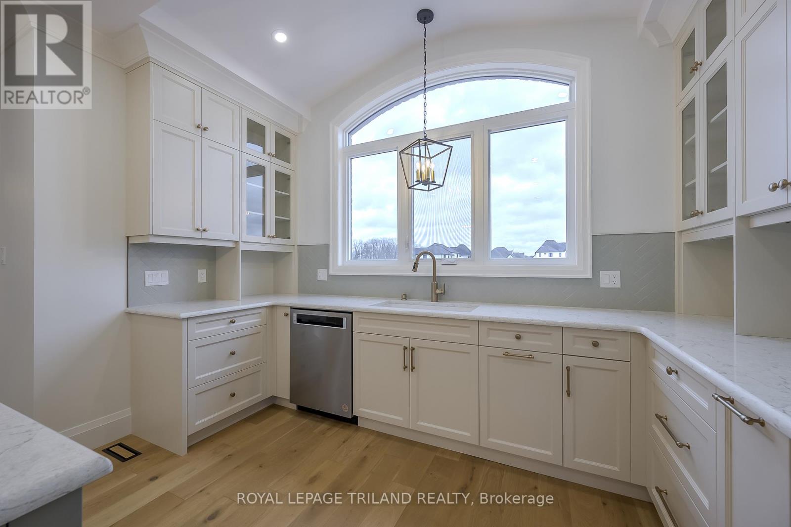 4038 Ayrshire Avenue, London South, Ontario  N6P 0H7 - Photo 14 - X12249551