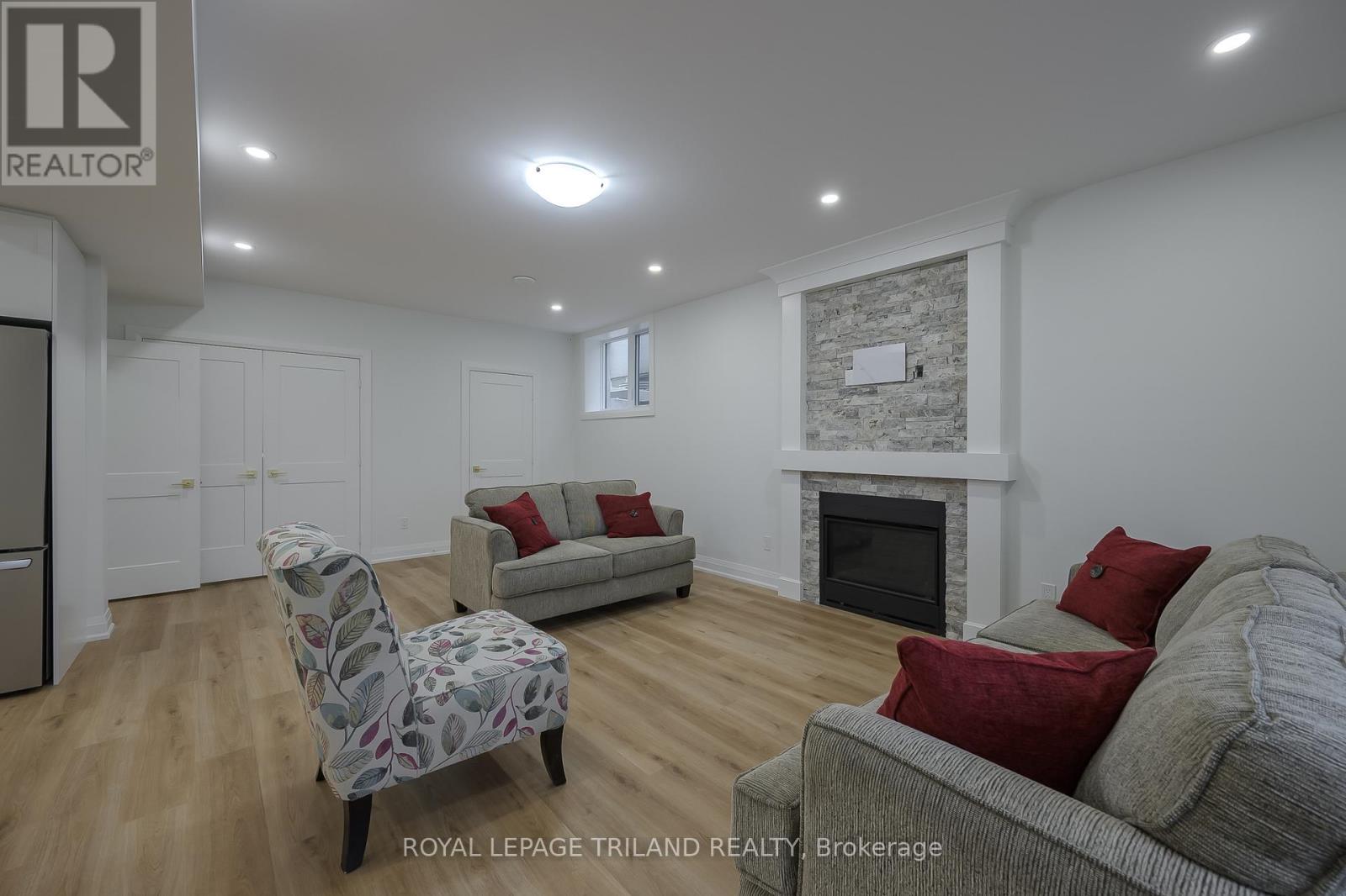 4038 Ayrshire Avenue, London South, Ontario  N6P 0H7 - Photo 32 - X12249551