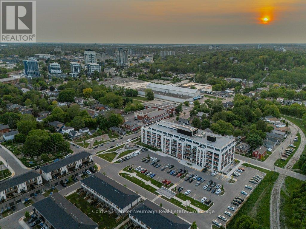 Property at 504 - 120 HURON STREET image 1