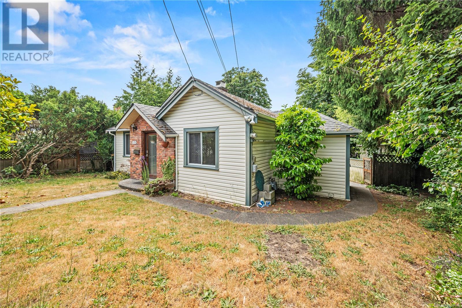 Property at 3170 Frechette St image 2