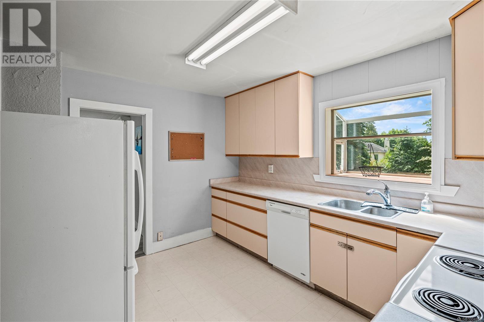 Property at 3170 Frechette St image 4