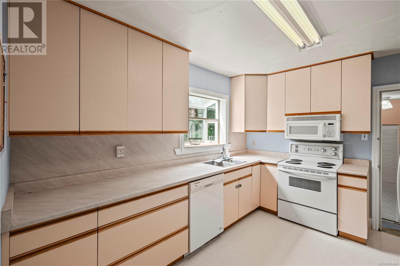 Property at 3170 Frechette St image 5