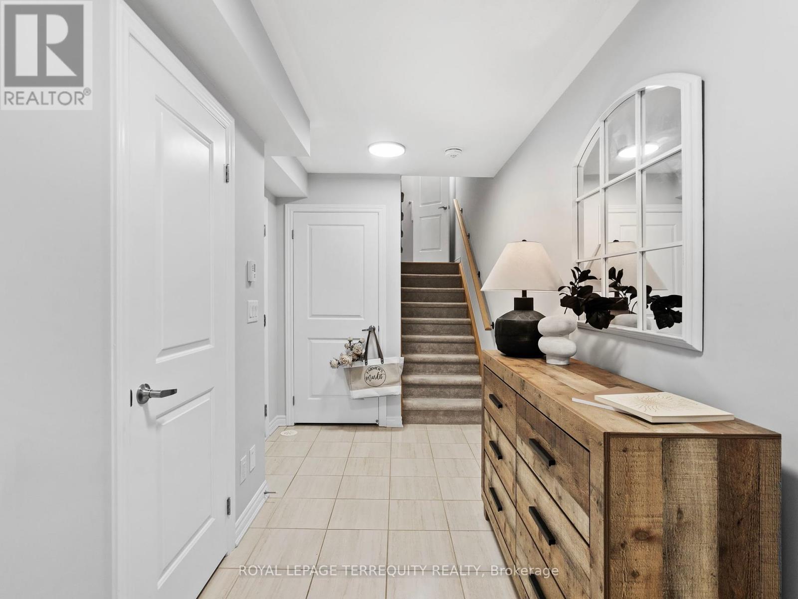 Property at 5 MAPPIN WAY image 3
