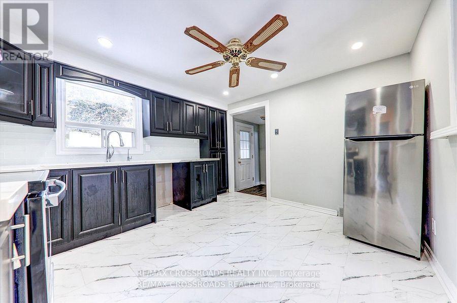 21654 Warden Avenue, East Gwillimbury, Ontario  L0G 1R0 - Photo 15 - N12249389