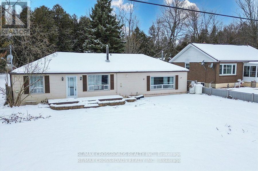 Property at 21654 WARDEN AVENUE image 2