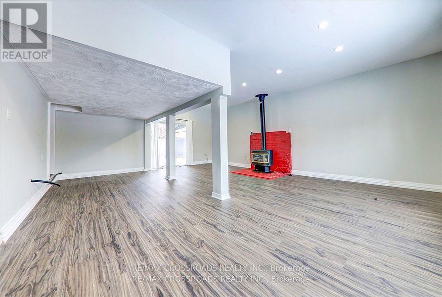 21654 Warden Avenue, East Gwillimbury, Ontario  L0G 1R0 - Photo 20 - N12249389