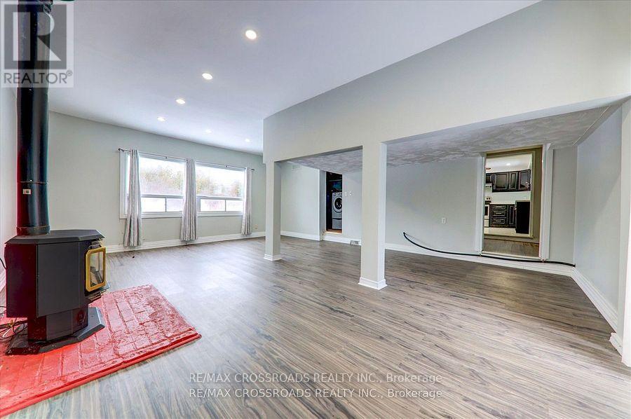 21654 Warden Avenue, East Gwillimbury, Ontario  L0G 1R0 - Photo 22 - N12249389