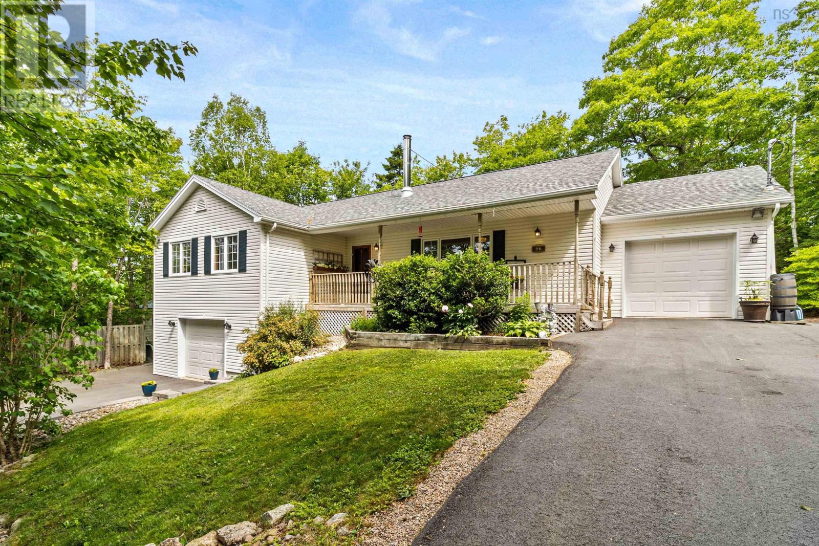 Property at 67 Confederation Avenue image 2