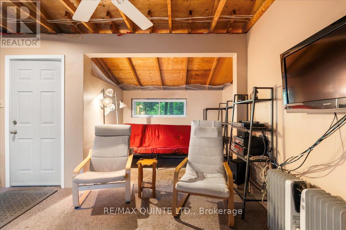 102 Dorenberg Lane, Prince Edward County, Ontario  K0K 2T0 - Photo 14 - X12249648