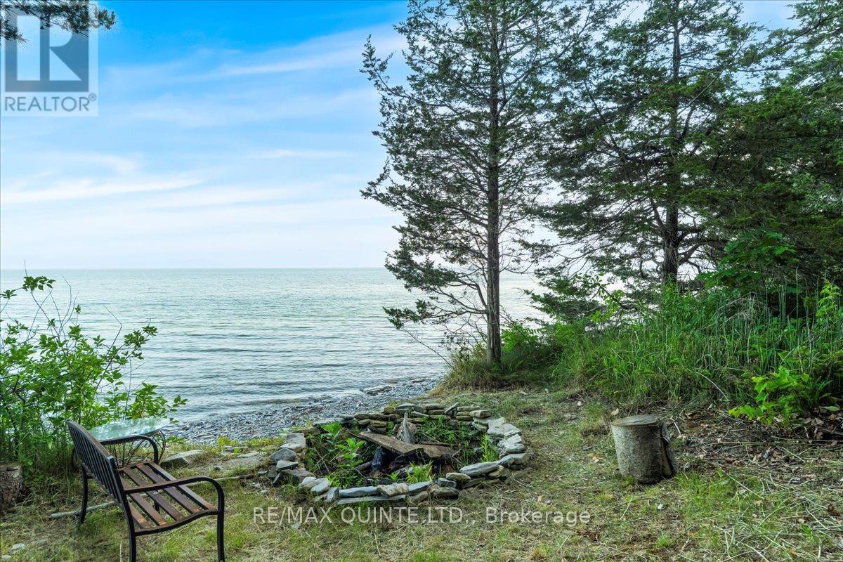 102 Dorenberg Lane, Prince Edward County, Ontario  K0K 2T0 - Photo 2 - X12249648