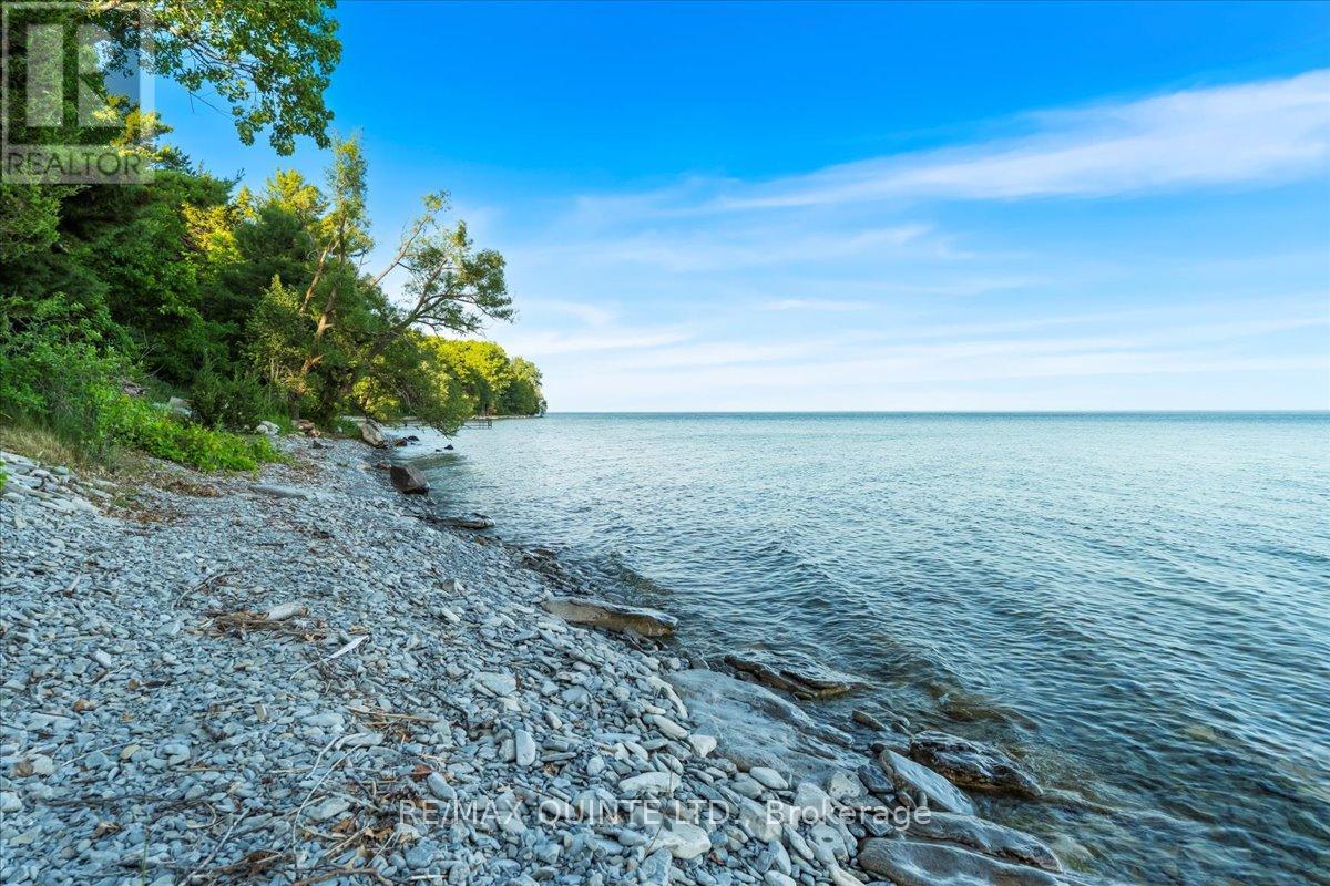 102 Dorenberg Lane, Prince Edward County, Ontario  K0K 2T0 - Photo 4 - X12249648