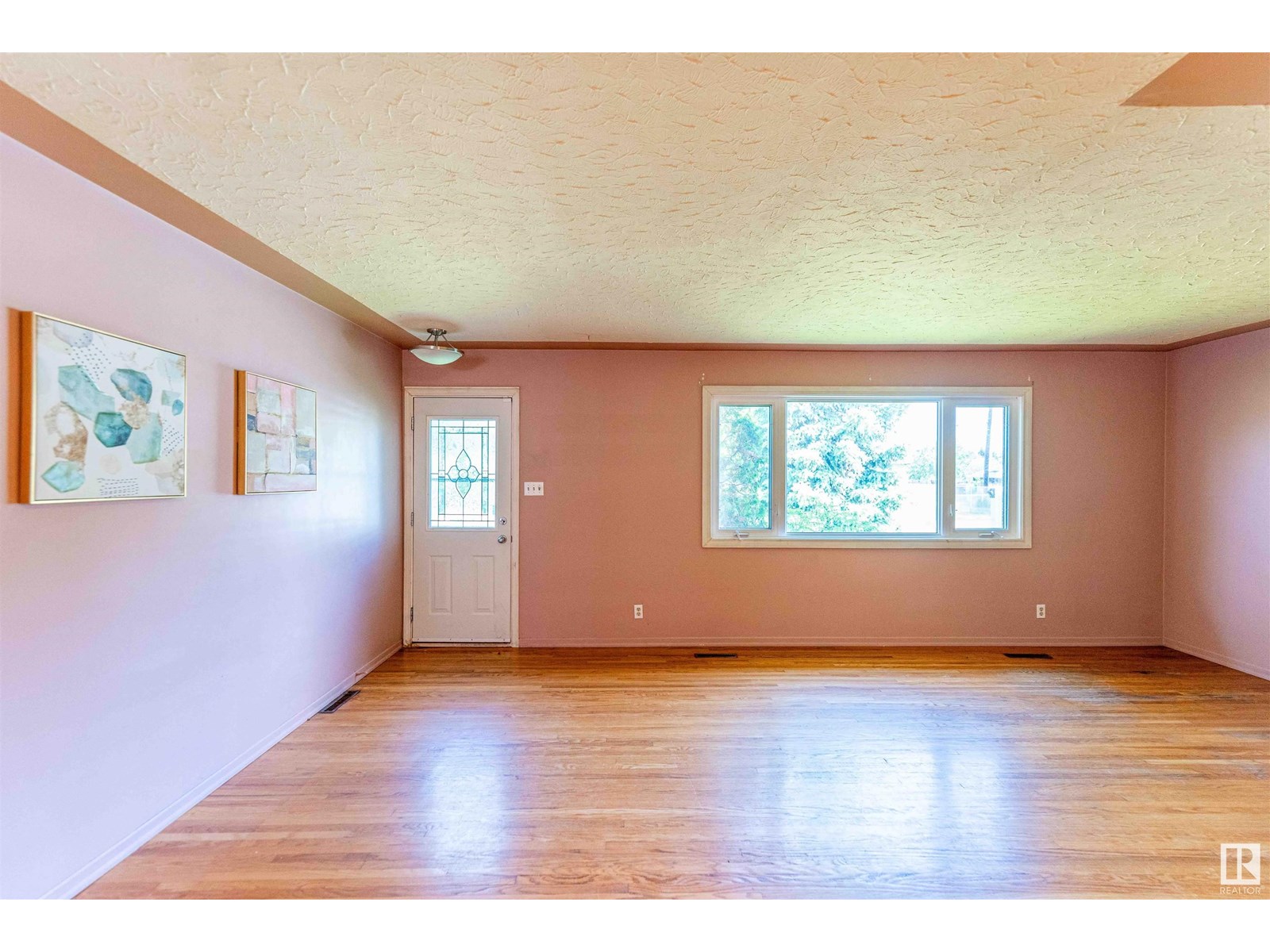 Property at 13207 131A AV NW image 5