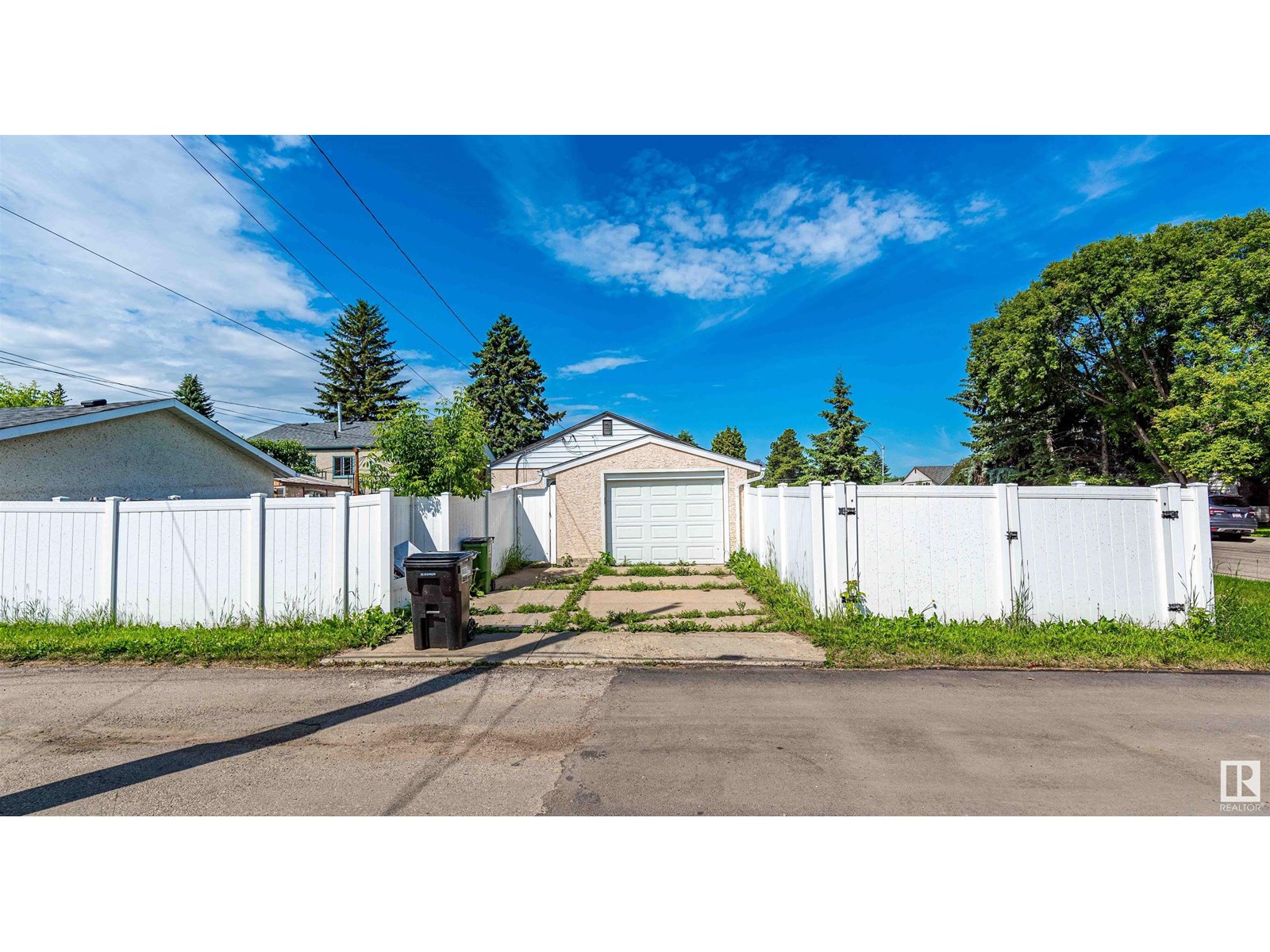 Property at 13207 131A AV NW image 4
